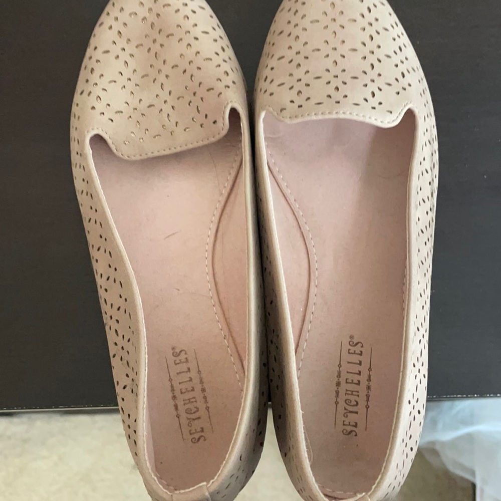 Girls dress flats